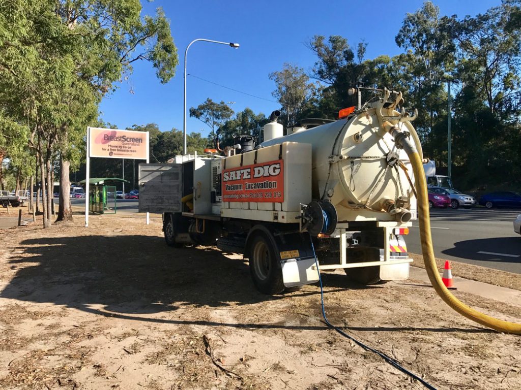 safe dig vacuum excavation truck